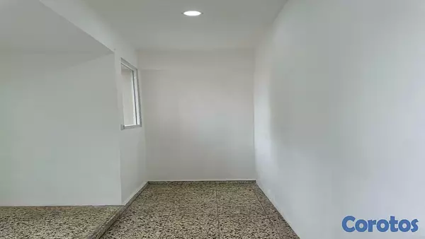 oficinas y locales comerciales - En Alquiler Local en la 27 de Febrero Segundo Nivel el Vergel 3