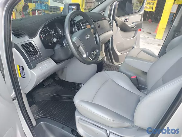 jeepetas y camionetas - HYUNDAI GRAND STAREX 2020 RECIEN IMPORTADA ESTA NU 1