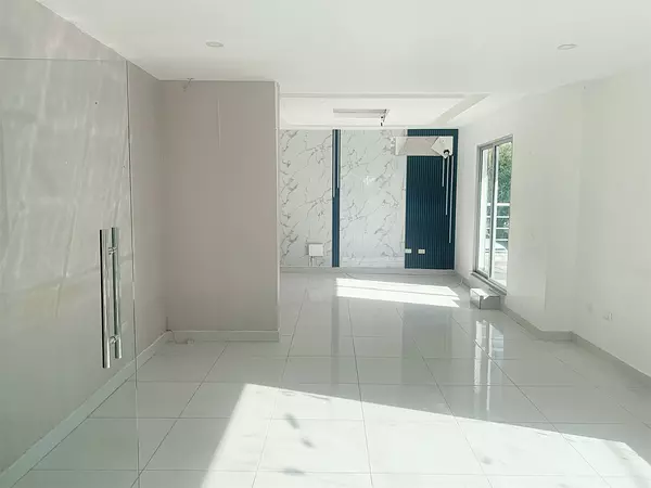 oficinas y locales comerciales - Local en los cacicazgos  7