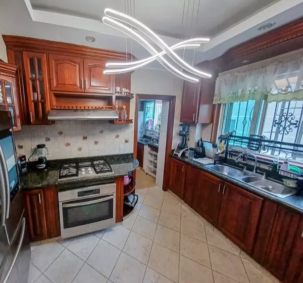 casas - Vendo de oportunidad, hermosa casa Amueblada totalmente, en la Independencia  7