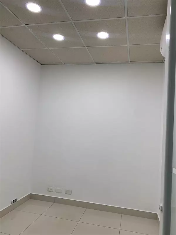 oficinas y locales comerciales - Excelente local en Naco segundo nivel 2