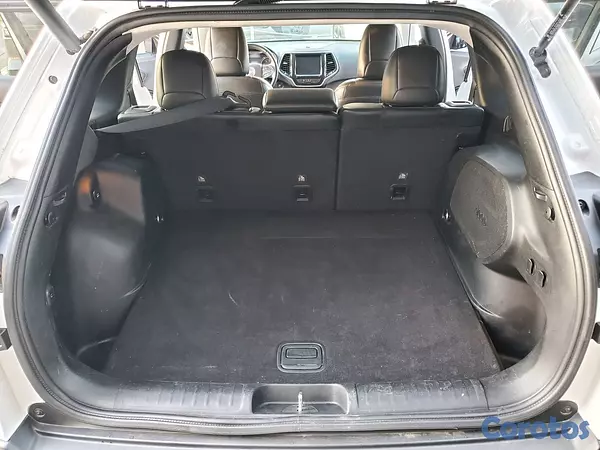 jeepetas y camionetas - Jeep Cherokee Límited 4WD 2019 9