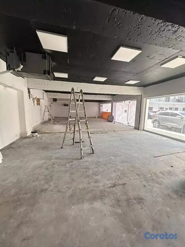 oficinas y locales comerciales - LOCAL COMERCIAL de 155mt2 EN ALQUILER En PIANTINI 3