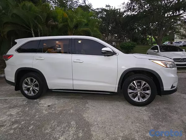 jeepetas y camionetas - Toyota Highlander 9