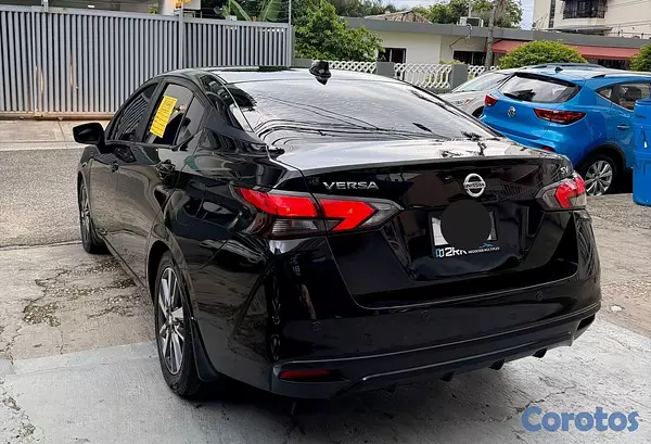 carros - Nissan Versa SV 2020 3