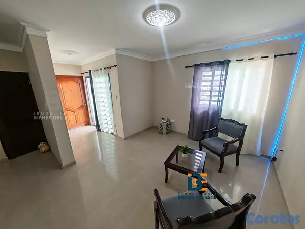 apartamentos - SE VENDE Apartamento con Tres Habitaciones y tres  2