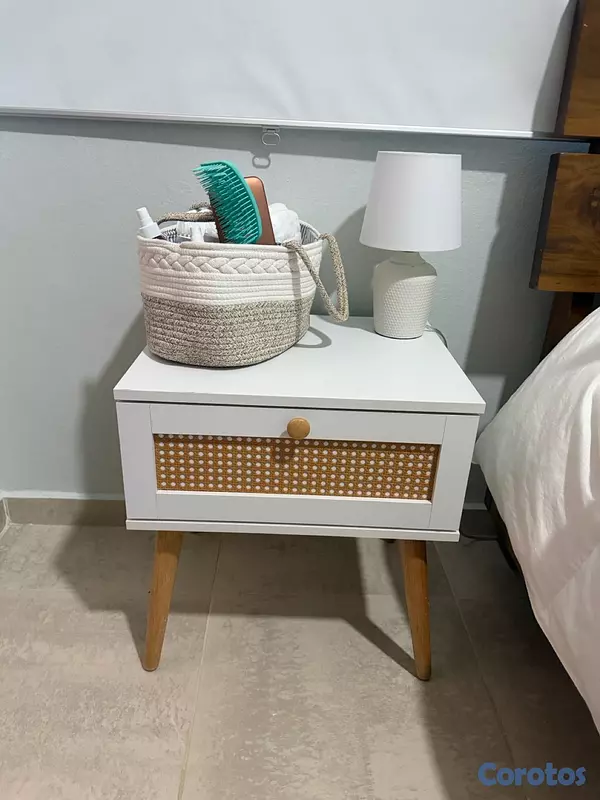 muebles - set de gavetero y mesa de noche  2