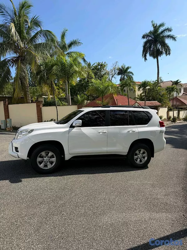 jeepetas y camionetas - Toyota land cruicer prado tx 2010 gasolina  8