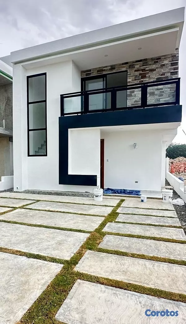 casas vacacionales y villas - venta de Villa en punta cana con piscina y 161mts de solar  2