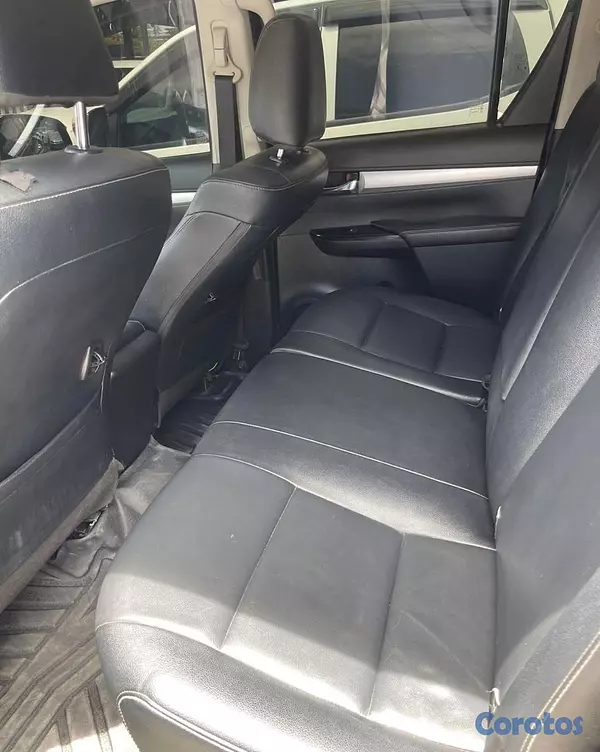 jeepetas y camionetas - TOYOTA HILUX SRV 2022 7