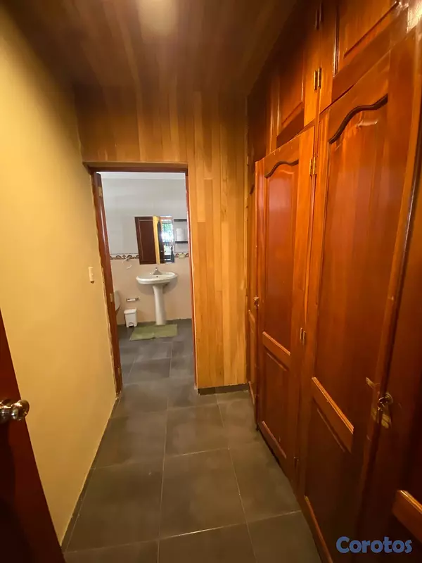 habitaciones y viviendas compartidas - APARTAESTUDIO AMUEBLADO EN EL CACIQUE 9