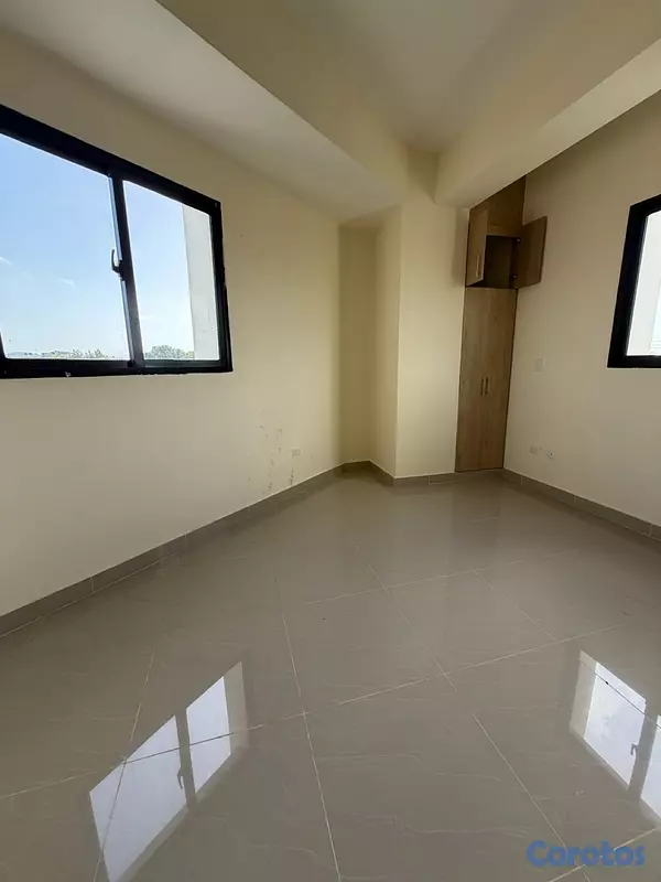 apartamentos -  piso 3 en alquiler torre nueva de 3 habitaciones  detrás de mega centro 8