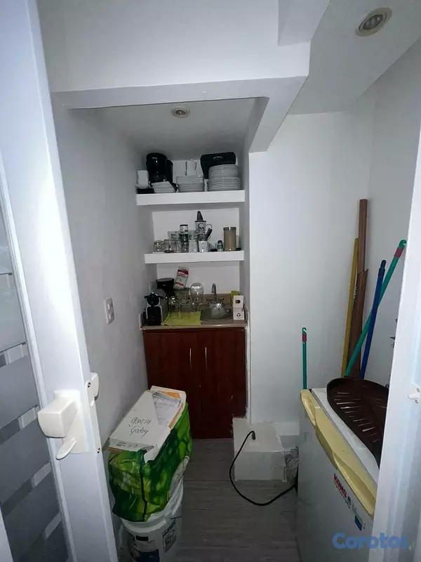 oficinas y locales comerciales - SE ALQUILA/RENTA LOCAL (SIN LOS MUEBLES)INTERESADOS  8