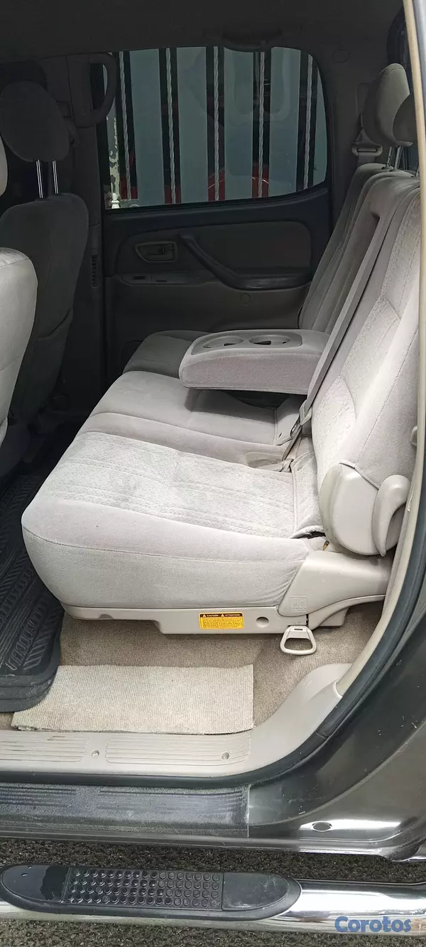 jeepetas y camionetas - TOYOTA TUNDRA AMERICANA AÑO 2006 CONTACTO WHATSAPP 18