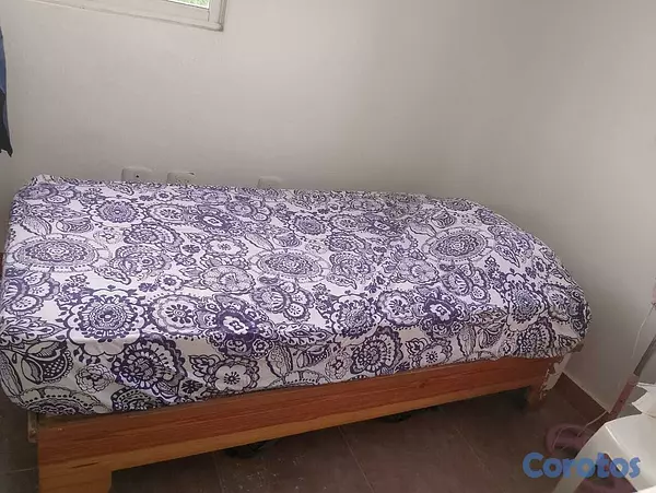 muebles y colchones - Cama pequeña de madera  2