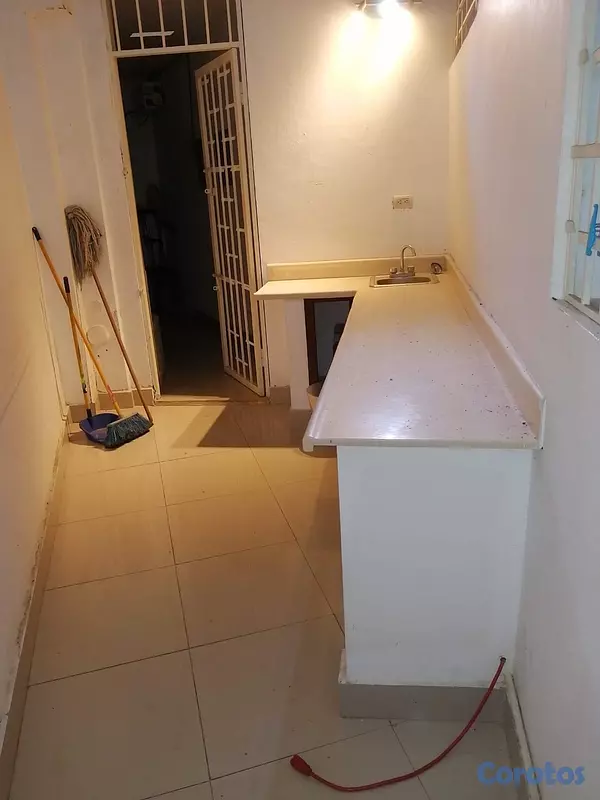 oficinas y locales comerciales - LOCAL COMERCIAL ENSANCHE QUISQUEYA 6