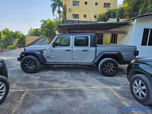 jeepetas y camionetas - Jeep Gladiator Sport 9