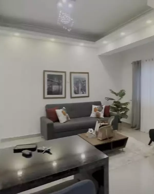 apartamentos - Se vende coqueto apto amueblado excelente para inversión en Evaristo Morales  1