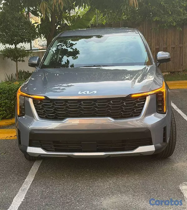 jeepetas y camionetas - KIA SORENTO LX 2025 3 FILAS DE 7 PASAJEROS COMO NUEVO 11MIL KM CAMARA NAVEG 4