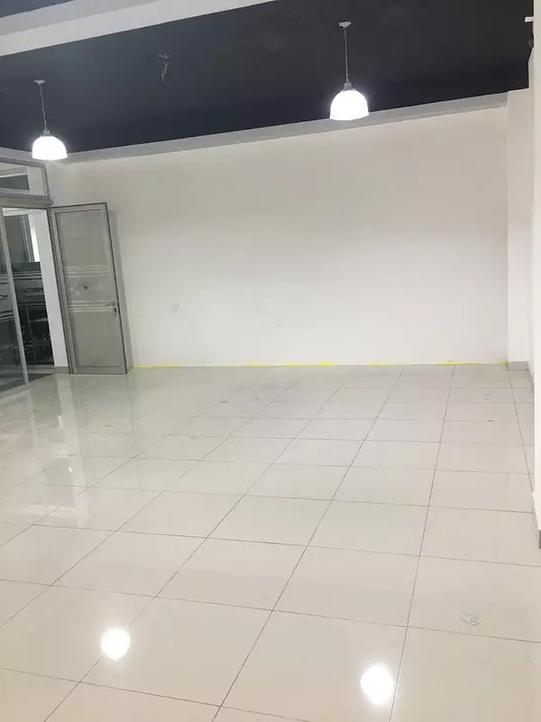 oficinas y locales comerciales - Alquiler Local Comercial ubicado en calle Gustavo Mejía Ricart, La Castellana 2