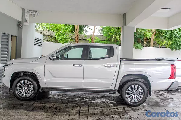 jeepetas y camionetas - Mitsubishi Motors L 200 5