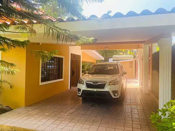 casas - Se vende casa en Arroyo Hondo III 1