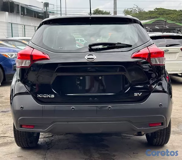 jeepetas y camionetas - Nissan Kicks SV 2020 6