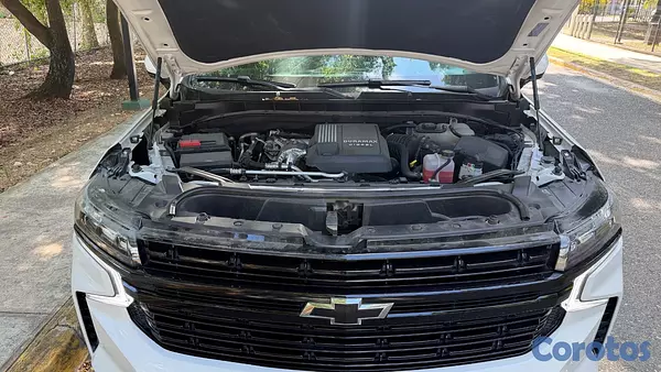 jeepetas y camionetas - Chevrolet Tahoe RST 2024 24,000KM Turbo Diesel 4WD 12