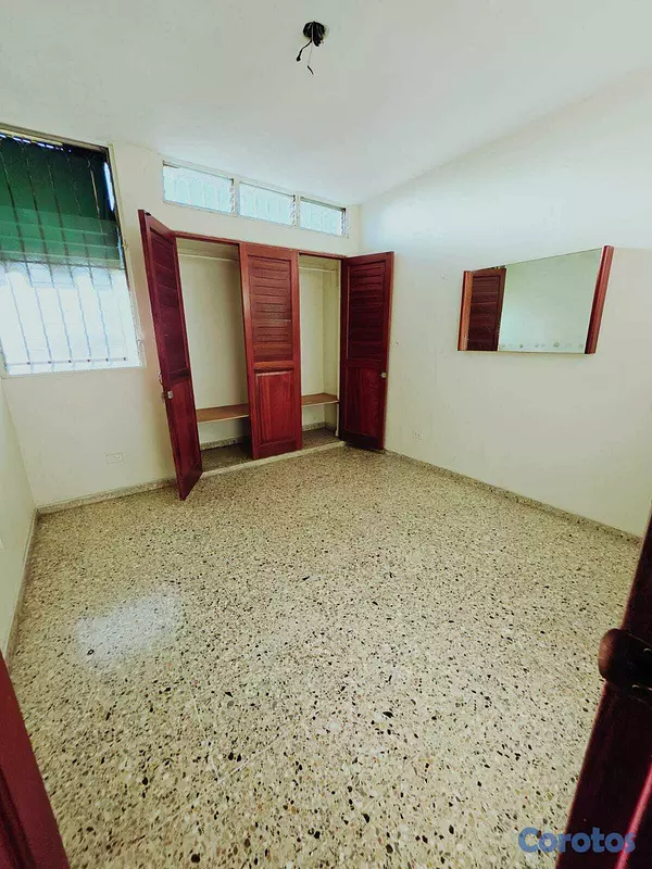 casas - Se vende casa en Av. Independencia Urb. Atlántida 10