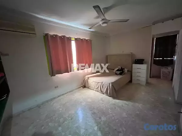 apartamentos - Venta de un apartamento amplio ubicado en Ensanche 4