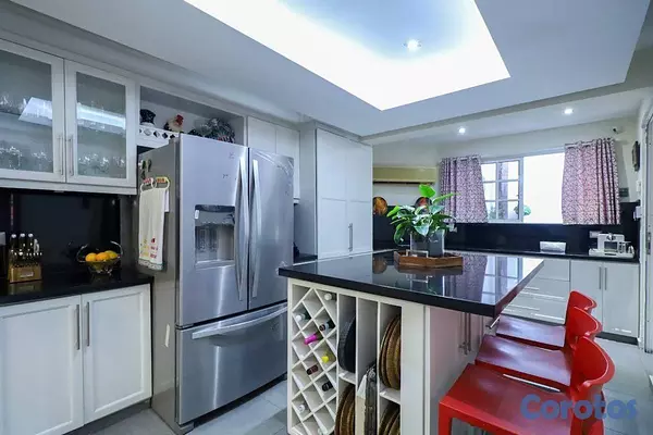 casas - Casa de 4 habitaciones 5 baños en alquiler en Isab 13