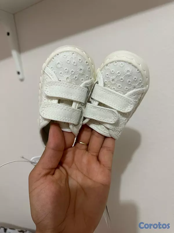 ropa y zapatos - Tenis de niña H&M (NUEVOS) 2