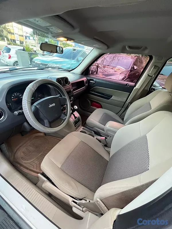 jeepetas y camionetas - Jeep Patriot 2010 4