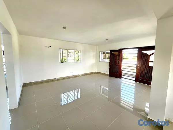 casas - Rento espectacular casa en 2do nivel Av. Independe 9