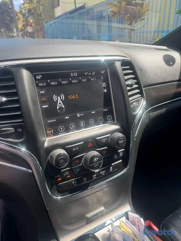 jeepetas y camionetas - SE VENDE JEEPETA GRAND CHEROKEE LIMITED AÑO 2018 7
