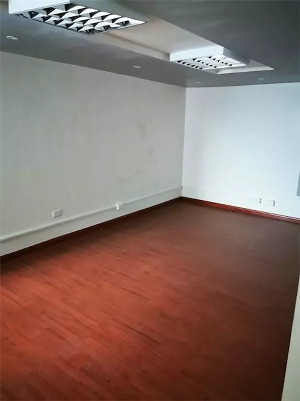 oficinas y locales comerciales - Local céntrico en Naco  400 metros 8