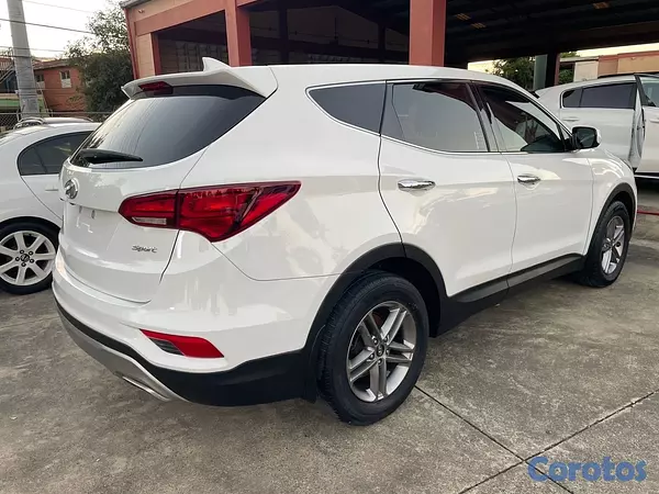 jeepetas y camionetas - Hermosa Hyundai Santa Fe Sport 2017
versión Americana 2