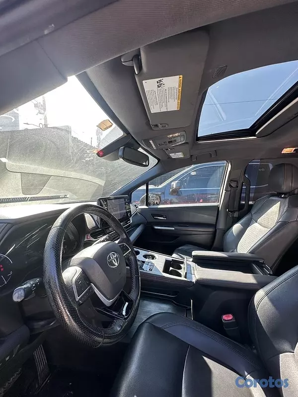 jeepetas y camionetas - TOYOTA SIENNA XSE 2021 16