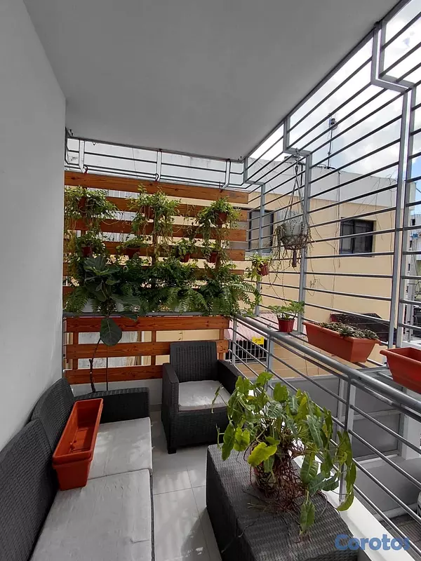 apartamentos - Vendo apartamento de 3 habitaciones con excelente ubicación en Evsristo Morales  2