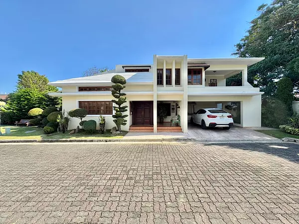 casas - Casa en Venta LAS PRADERAS USD 690,000.00  2