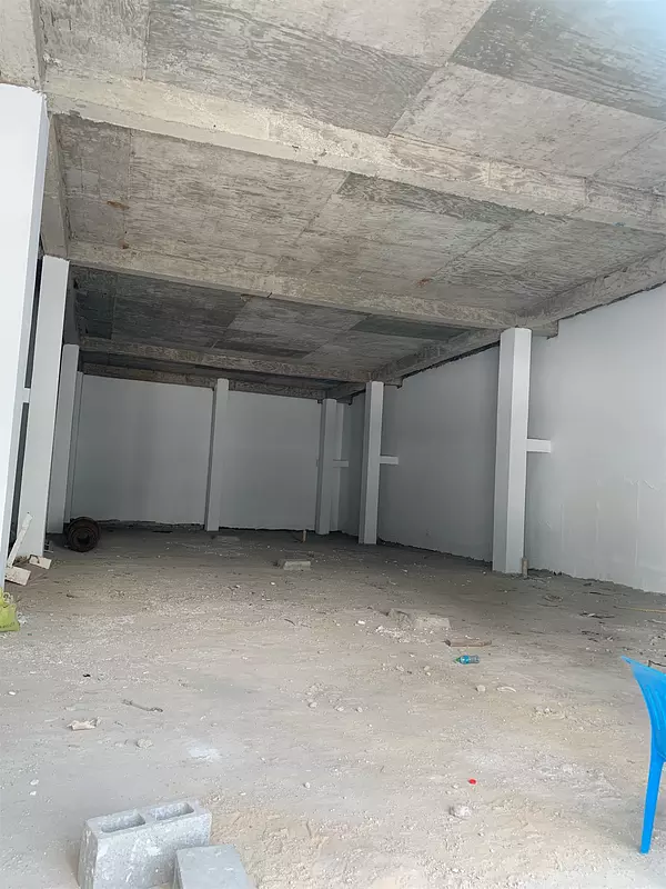 oficinas y locales comerciales - Local amplio y abierto Piantini 3