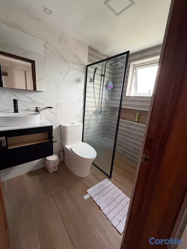apartamentos - vendo los cacicazgos con o sin muebles tres habitaciones con baño dos parqueos  7
