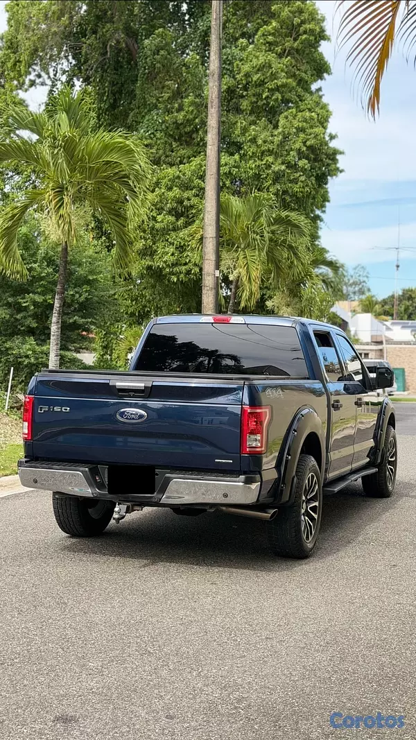 jeepetas y camionetas - Ford F150 XLT 2016 tracción trasera 4X4 Doble cabi 4