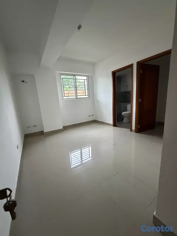 apartamentos - alquiló avenida independencia hondura tres habitaciones dos baños dos parqueos  15