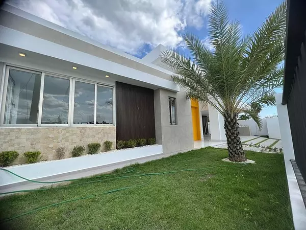 casas - Casa Completamente Nueva en Proyecto Cerrado, Llanos de Gurabo  2