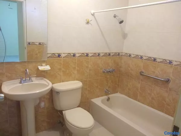 casas - Casa 2 pisos, 2 viviendas independientes, parqueo  6