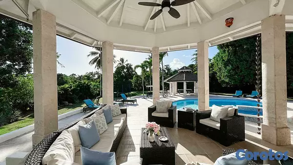 casas vacacionales y villas - Excelente Villa, Finamente Amueblada en Casa De Campo  10