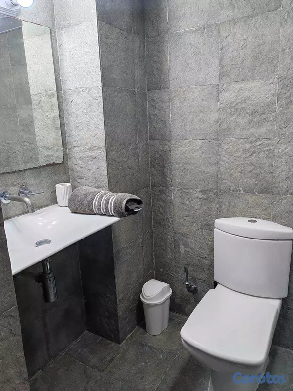 apartamentos - ALQUILO APTO ESTUDIO AMUEBLADO,  57 Mts.2, 6TO PIS 6