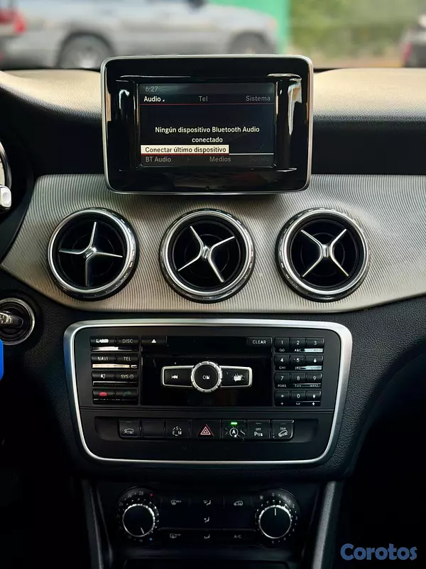 jeepetas y camionetas - MERCEDES BENZ GLA250 4MATIC  BLANCA 2015 10