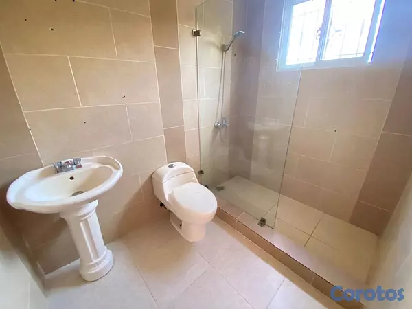 casas - Alquilo casa 2 niveles en autopista san Isidro, al lado de la Sirena  16